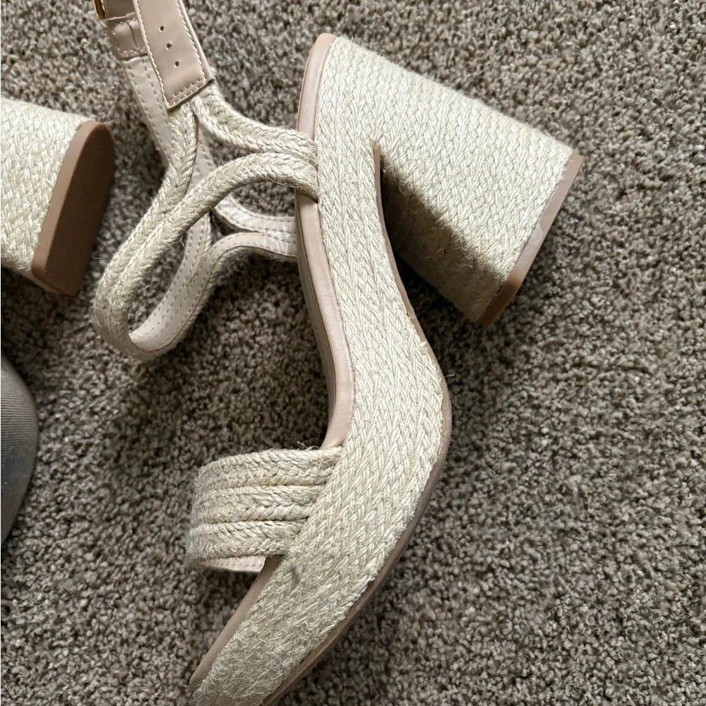 Soda criss cross ankle band platform sandals